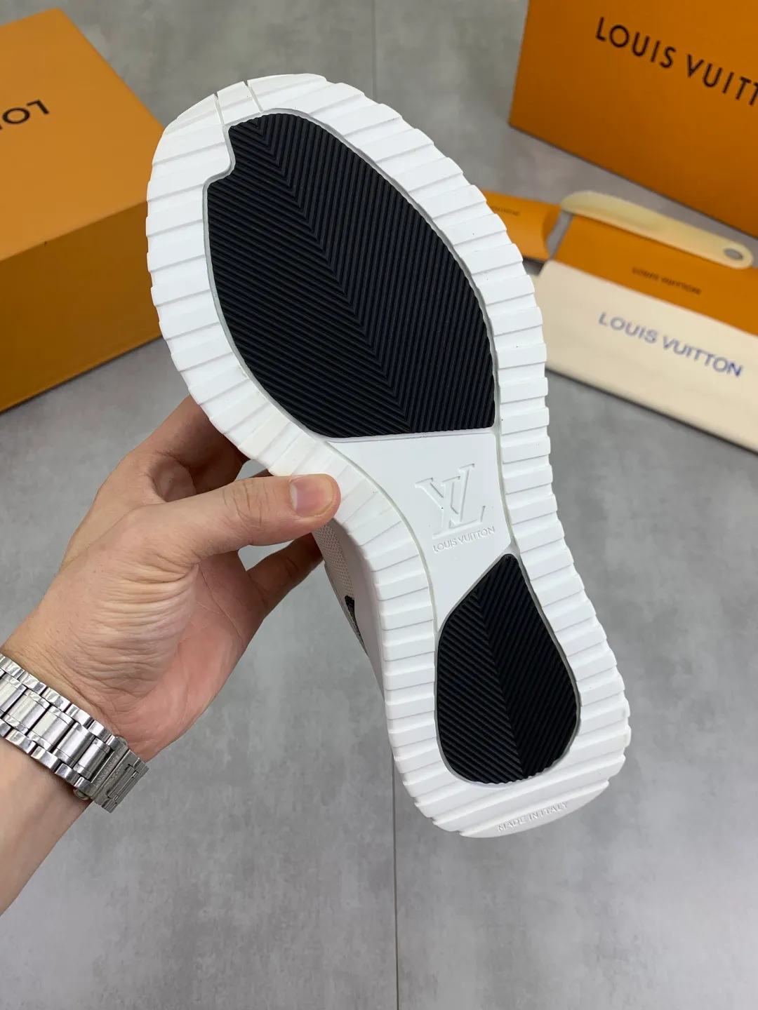 Men's men's shoes P680 new style 💶[LOUIS VUITTON] (original order) new style 🍀LV Louis Vuitton * - top version of LV classic trendy shoes! Use imported original cowhide and water-dyed cowhide lining. The latest original wear-resistant TPU combination outsole! High quality products! Multiple colors available, code number: 38-44 (45 46 customized)
